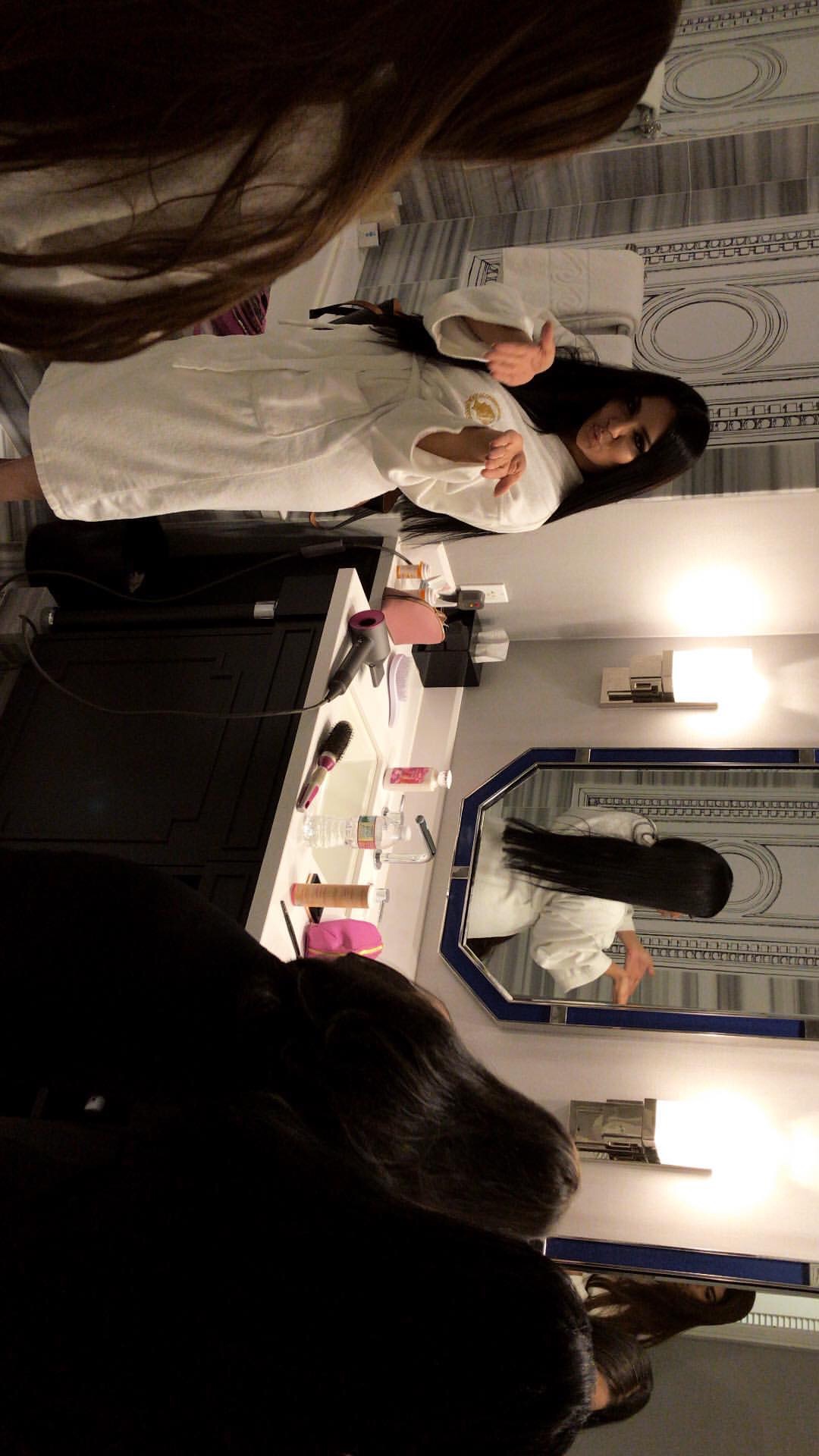 A081007C-5FEF-41A9-B19D-AE9B54B47BBE